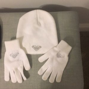 Roxy hat and glove set